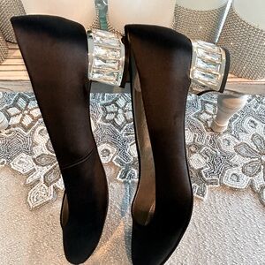 Anne Klein Womens Haedyn Fabric Round Toe Classic Pumps